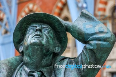 London - December 20 : Sir John Betjeman Statue On Display At St… Stock Photo