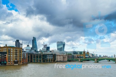 London - July 27 : Buildings On The North Bank Of The River Tham… Stock Photo