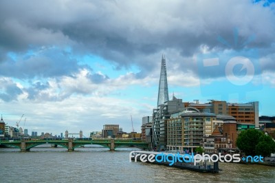 London - July 27 : Buildings On The South Bank Of The River Tham… Stock Photo