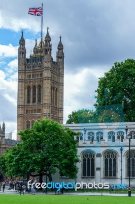 London - July 30 : View Of The Houses Of Parliament In London On… Stock Photo