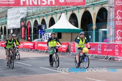 London To Brigton Cycle Ride To Raise Money For The British Hear… Stock Photo