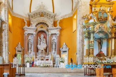 Main Altar In Santo Domingo Church, Cartagena De Indias, Bolivar… Stock Photo