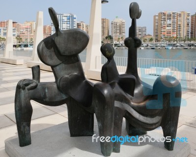 Malaga, Andalucia/spain - July 5 : Statue Of A Sitting Family On… Stock Photo