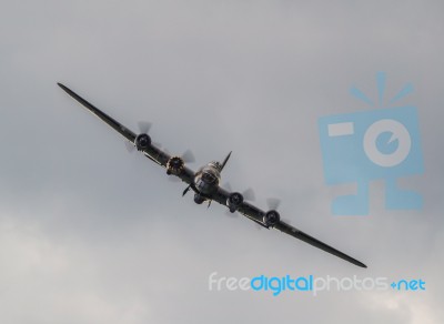 Memphis Belle Boeing B 17 Sally B Bomber Flying Over Biggin Hill… Stock Photo