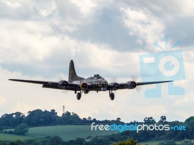 Memphis Belle Boeing B 17 Sally B Bomber Flying Over Biggin Hill… Stock Photo