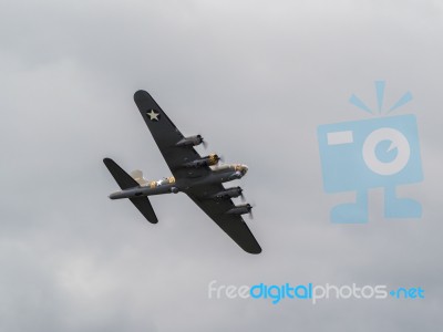 Memphis Belle Boeing B 17 Sally B Bomber Flying Over Biggin Hill… Stock Photo