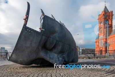 Merchant Seafarers' War Memorial In Cardiff Bay Stock Photo