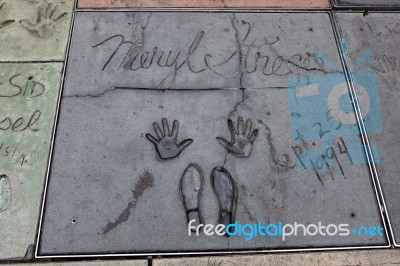 Meryl Streep Signature And Handprints Hollywood Stock Photo