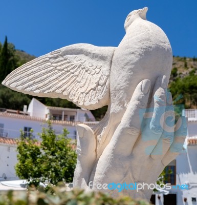 Mijas, Andalucia/spain - July 3 : Statue Of A Dove In The Hand I… Stock Photo