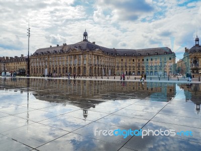 Miroir D'eau At Place De La Bourse In Bordeaux Stock Photo