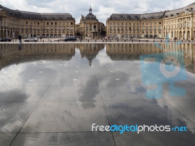 Miroir D'eau At Place De La Bourse In Bordeaux Stock Photo