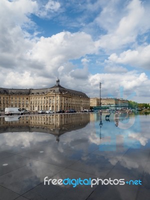 Miroir D'eau At Place De La Bourse In Bordeaux Stock Photo