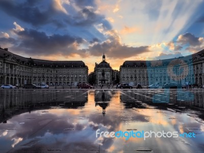 Miroir D'eau At Place De La Bourse In Bordeaux Stock Photo