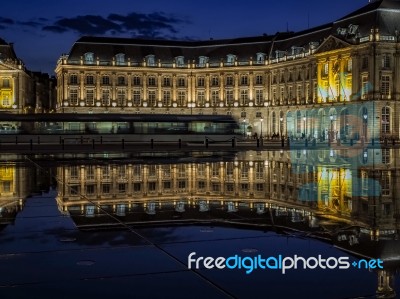 Miroir D'eau At Place De La Bourse In Bordeaux Stock Photo