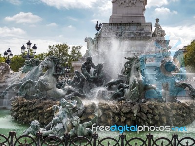 Monument To The Girondins In Place Des Quincones Bordeaux Stock Photo