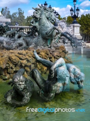 Monument To The Girondins In Place Des Quincones Bordeaux Stock Photo