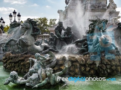 Monument To The Girondins In Place Des Quincones Bordeaux Stock Photo