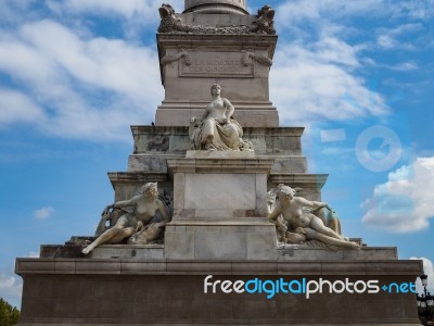 Monument To The Girondins In Place Des Quincones Bordeaux Stock Photo