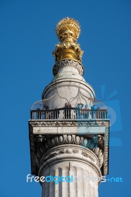 Monument To The Great Fire Of London Stock Photo