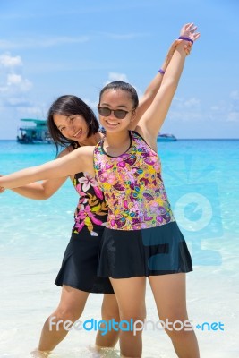 Mother And Daughter On The Beach At Similan Islands, Thailand Stock Photo