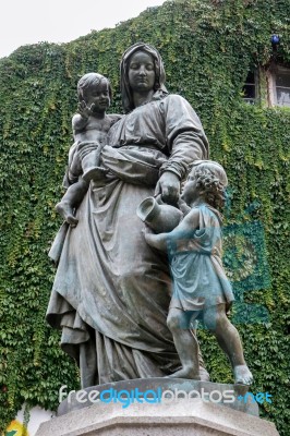 Mother's Love Statue At The Donndorf Fountain In Weimar Stock Photo