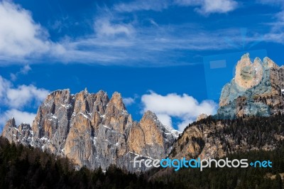 Mountains In The Valley Di Fassa Near Pozza Di Fassa Trentino It… Stock Photo