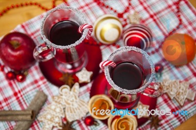 Mulled Wine With Spices And Gingerbread Cookies Stock Photo