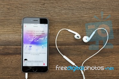 Music App On Iphone 6 And Headphone Stock Photo