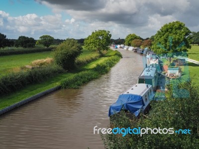 Narrow Boats Moored Along The Shropshire Union Canal Stock Photo