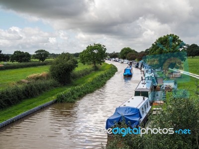 Narrow Boats Moored Along The Shropshire Union Canal Stock Photo