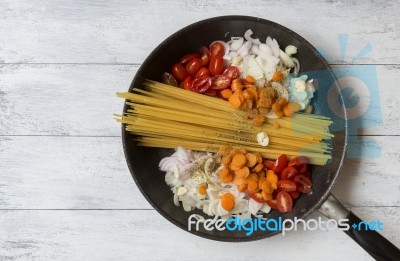 New Way Of Cooking Spaghetti With Vegetable Stock Photo