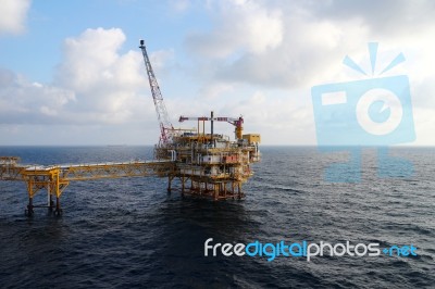 Offshore Construction Platform For Production Oil And Gas Oil And Gas Industry Stock Photo