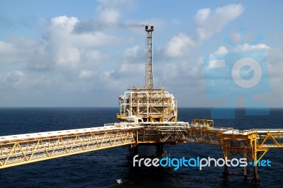 Offshore Construction Platform For Production Oil And Gas Oil And Gas Industry Stock Photo