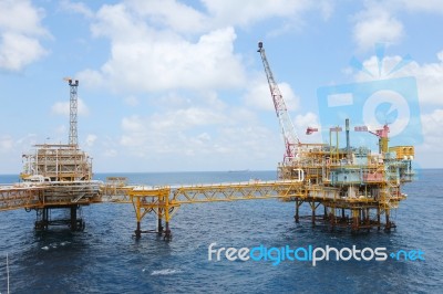 Offshore Construction Platform For Production Oil And Gas,oil And Gas Industry Stock Photo