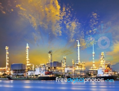 Oil Refinery Plant Stock Photo