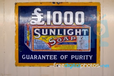 Old Advertising Sign At Sheffield Park Station Stock Photo