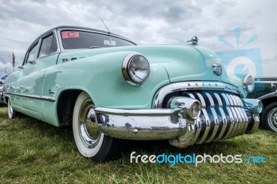 Old Buick Eight Parked On Shoreham Airfield Stock Photo