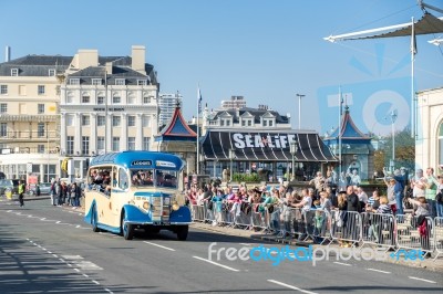 Old Bus Approaching The Finish Line Of The London To Brighton Ve… Stock Photo