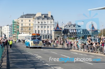 Old Bus Approaching The Finish Line Of The London To Brighton Ve… Stock Photo