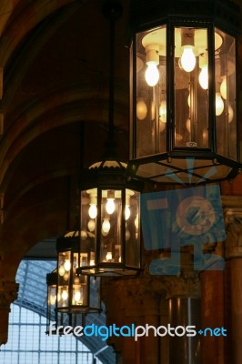 Old Fashioned Lamps  At St Pancras International Station Stock Photo