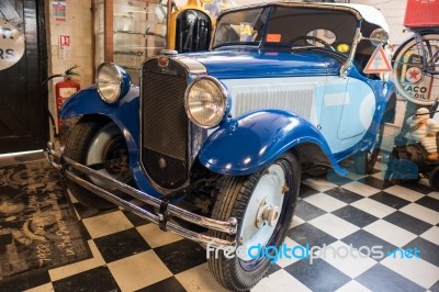 Old Mg Y 1950 In The Motor Museum At Bourton-on-the-water Stock Photo