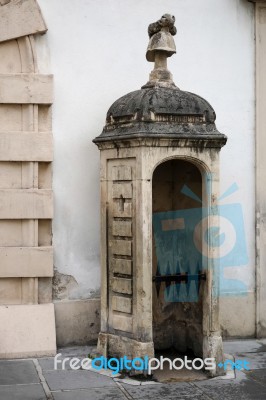 Old Sentry Box At The Hofburg At Heldenplatz In Vienna Stock Photo