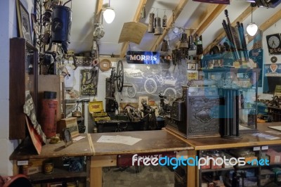 Old Shop In The Motor Museum At Bourton-on-the-water Stock Photo