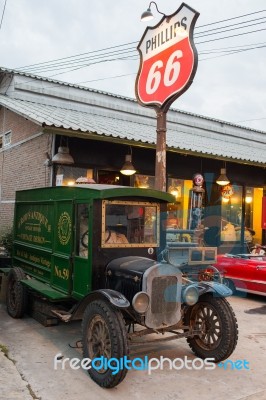 Old Vintage Car At Night Market, Srinakarin Road Stock Photo