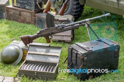 Old Ww2 Weoponry On Display At Shoreham Airfield Stock Photo