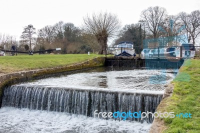 Papercourt Lock On The River Wey Navigations Canal Stock Photo