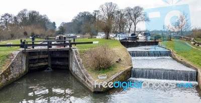 Papercourt Lock On The River Wey Navigations Canal Stock Photo