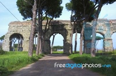 Parco Degli Acquedotti Along The Appian Way In Rome Stock Photo