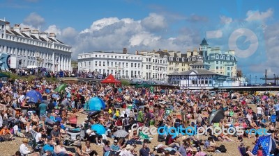 People Watching The Airbourne Airshow At Eastbourne 2014 Stock Photo