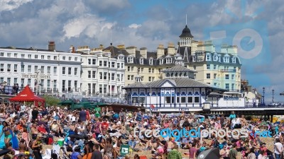 People Watching The Airbourne Airshow At Eastbourne 2014 Stock Photo